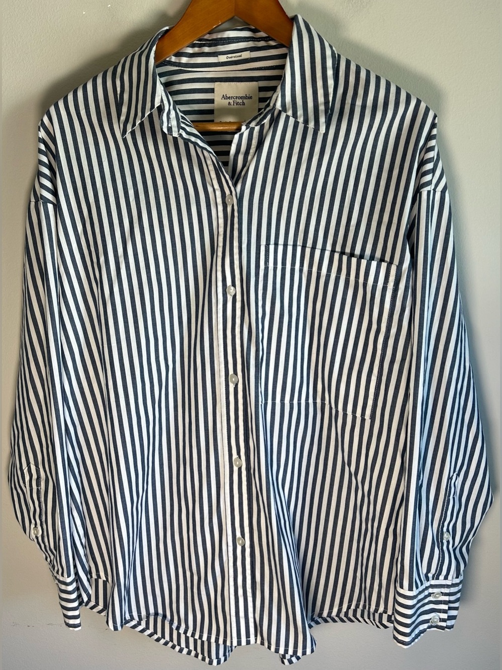 Abercrombie & Fitch Womens Oversized Button Down Shirt Size M Blue White Stripes